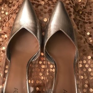 ABOUND Silver pointed Heals size 10